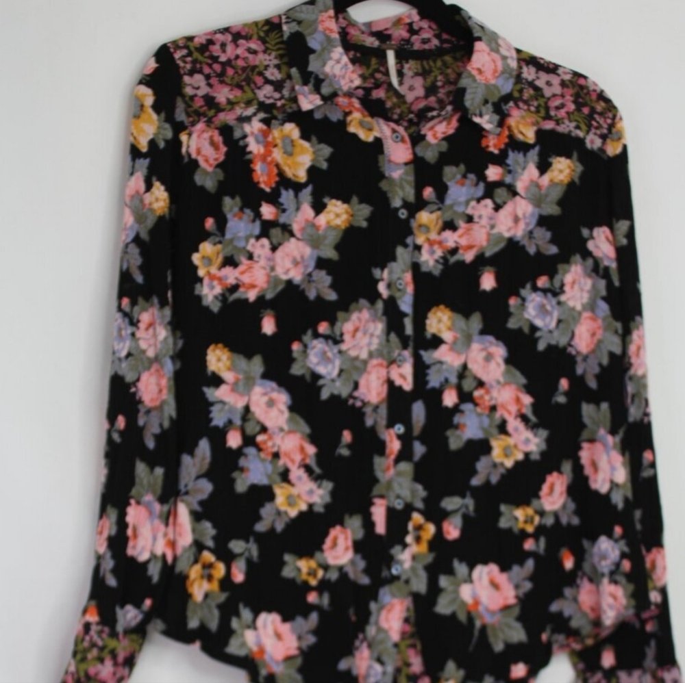 Free People Gorgeous Floral Button Front Shirt Size Small 🌸🌺